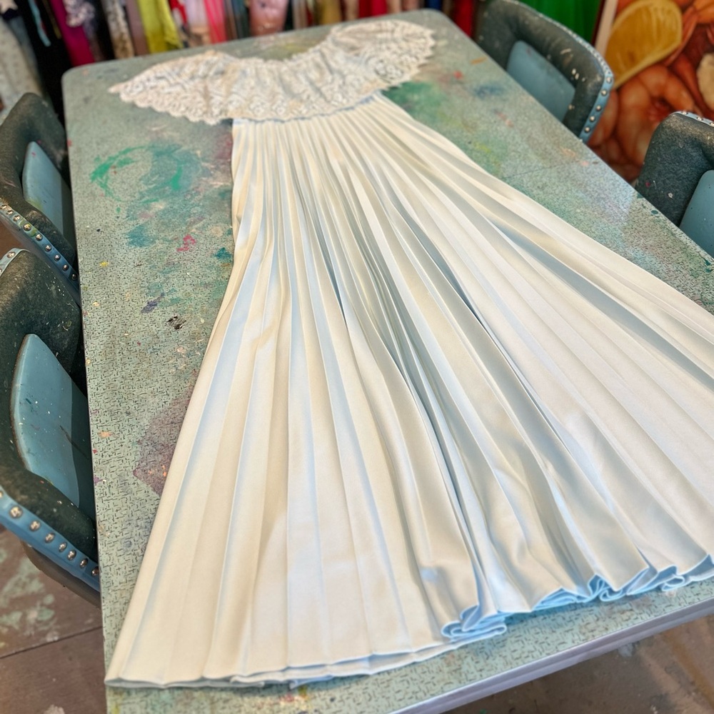 70s Lace Gown - Picture 8 of 14